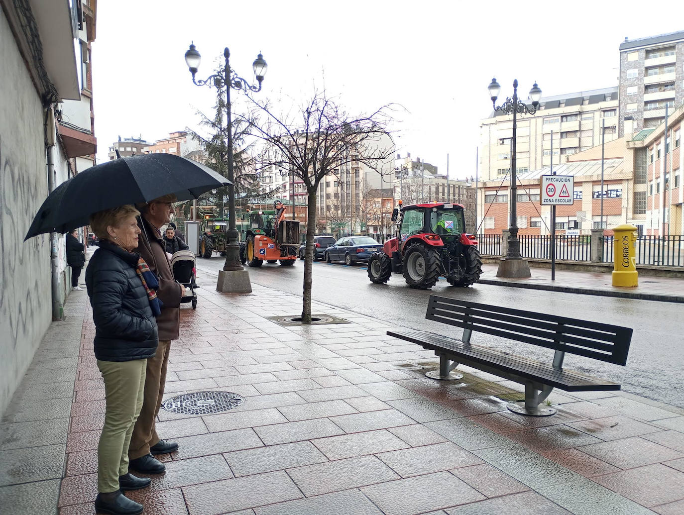 Más de 150 tractores recorrieron las calles de Ponferrada en una protesta histórica del campo berciano.