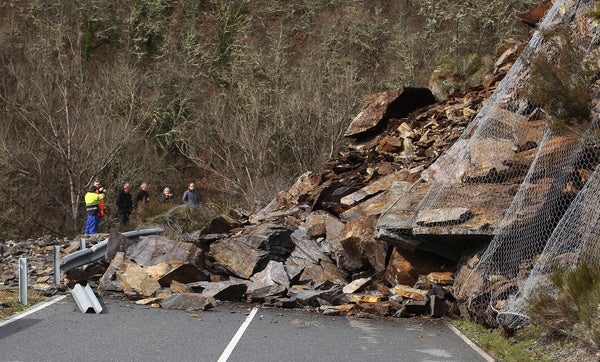 Imagen del derrumbe en la carretera entre Fabero y Peranzanes