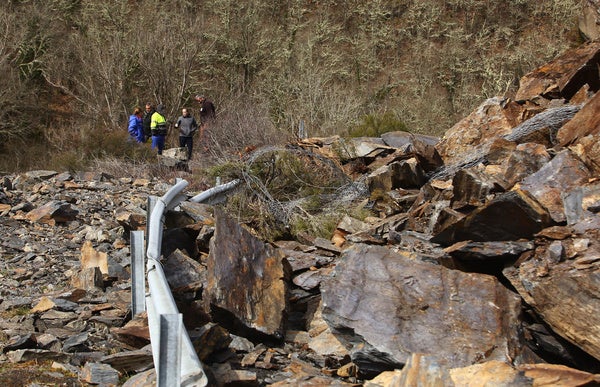 Imagen del derrumbe en la carretera entre Fabero y Peranzanes