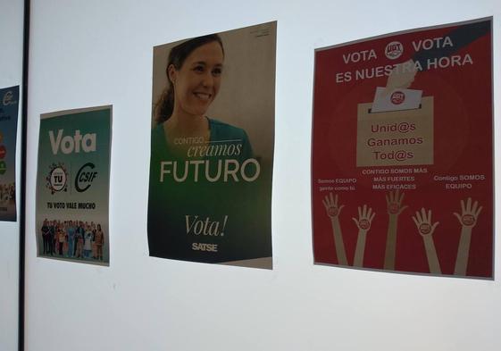 Carteles de elecciones sindicales en el Hospital del Bierzo.