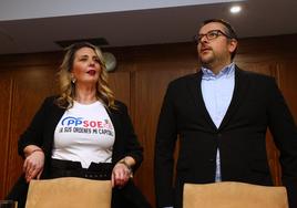 La portavoz municipal de VOX en Ponferrada, Patricia González, lució en el pleno una camiseta reivindicativa contra el acuerdo de presupuestos entre PP y PSOE.
