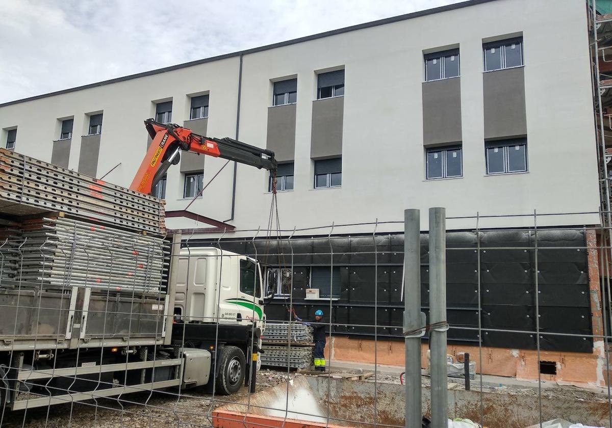 El Colegio Mayor se finalizará en plazo aunque García Marín no podrá inaugurarlo