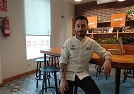 El chef berciano estrella Michelín Samuel Naveira abre su nuevo proyecto 'Co-Co' de desayunos saludables frente al castillo de los Templarios.