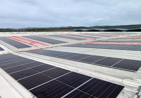 Instalación fotovoltaica sobre cubierta.