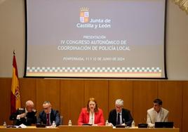 La directora general de la Agencia de Protección Civil y Emergencias de Castilla y León fue la encargada de presentar el congreso.
