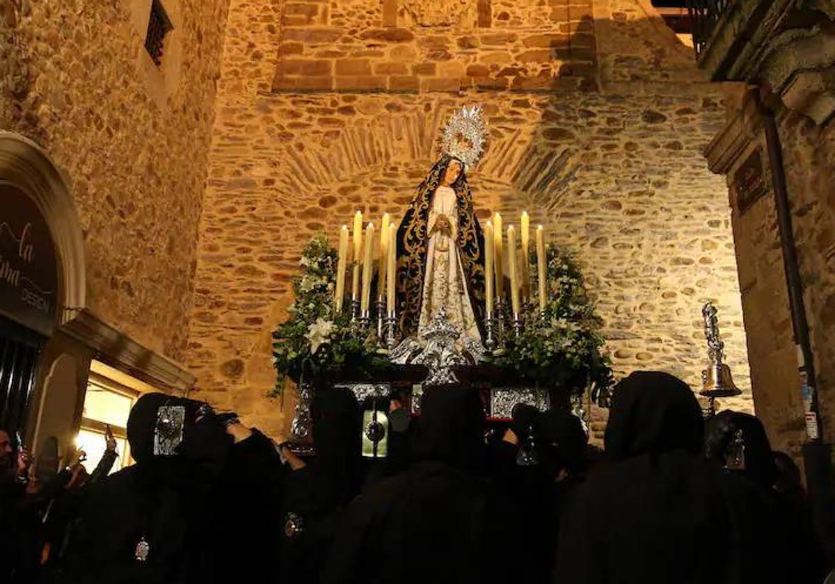 Procesión de La Soledad en la Semana Santa de Ponferrada.