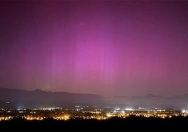 Aurora boreal desde el mirador de Santalla del Bierzo entorno a la 1.00 de la madugada