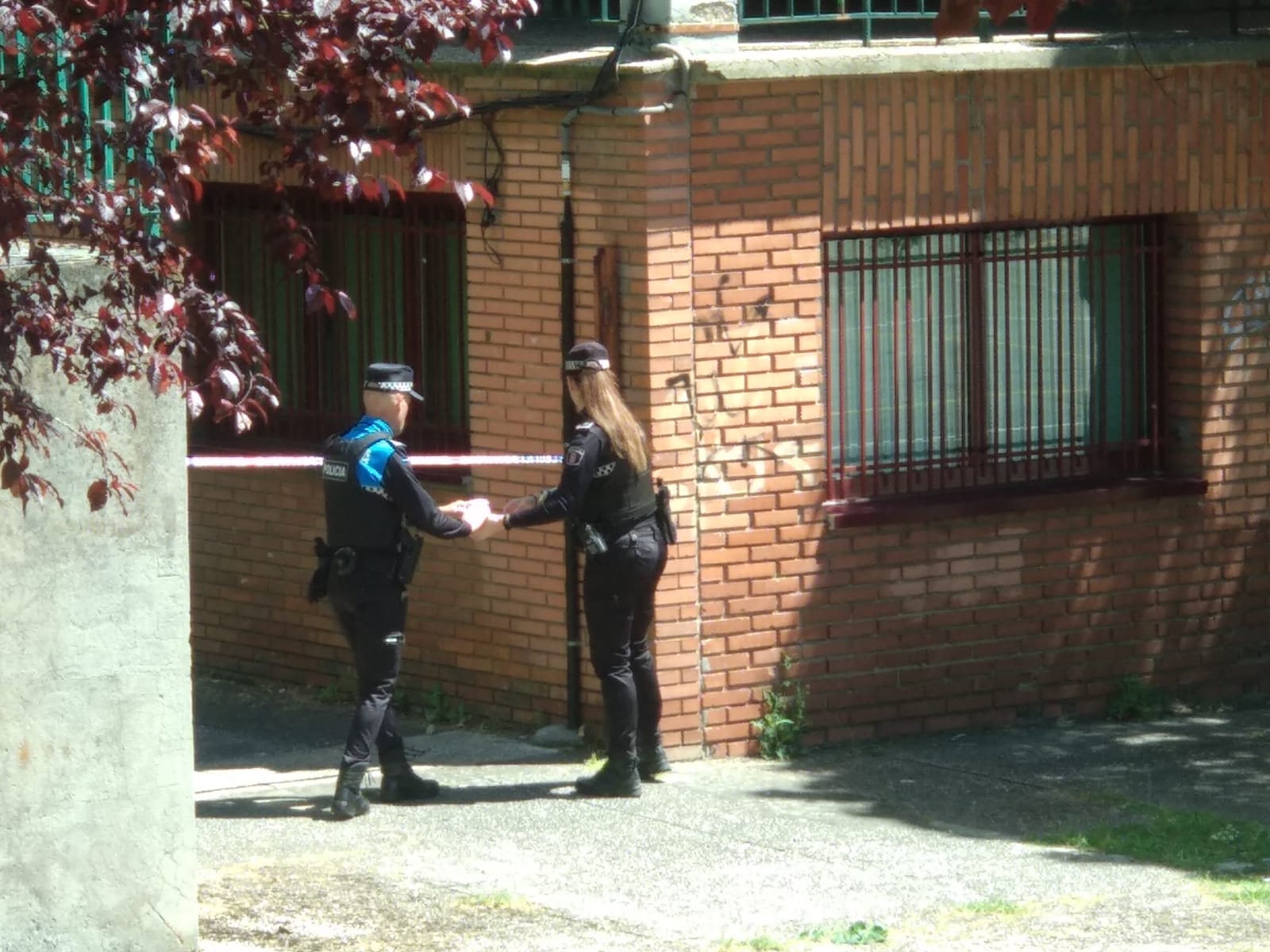 Múltiples heridos tras desplomarse una escalera en un instituto de Ponferrada