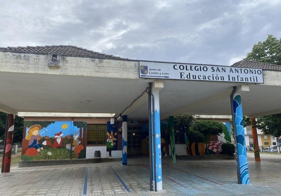 Fachada del centro de Educación Infantil del Colegio San Antonio de Ponferrada