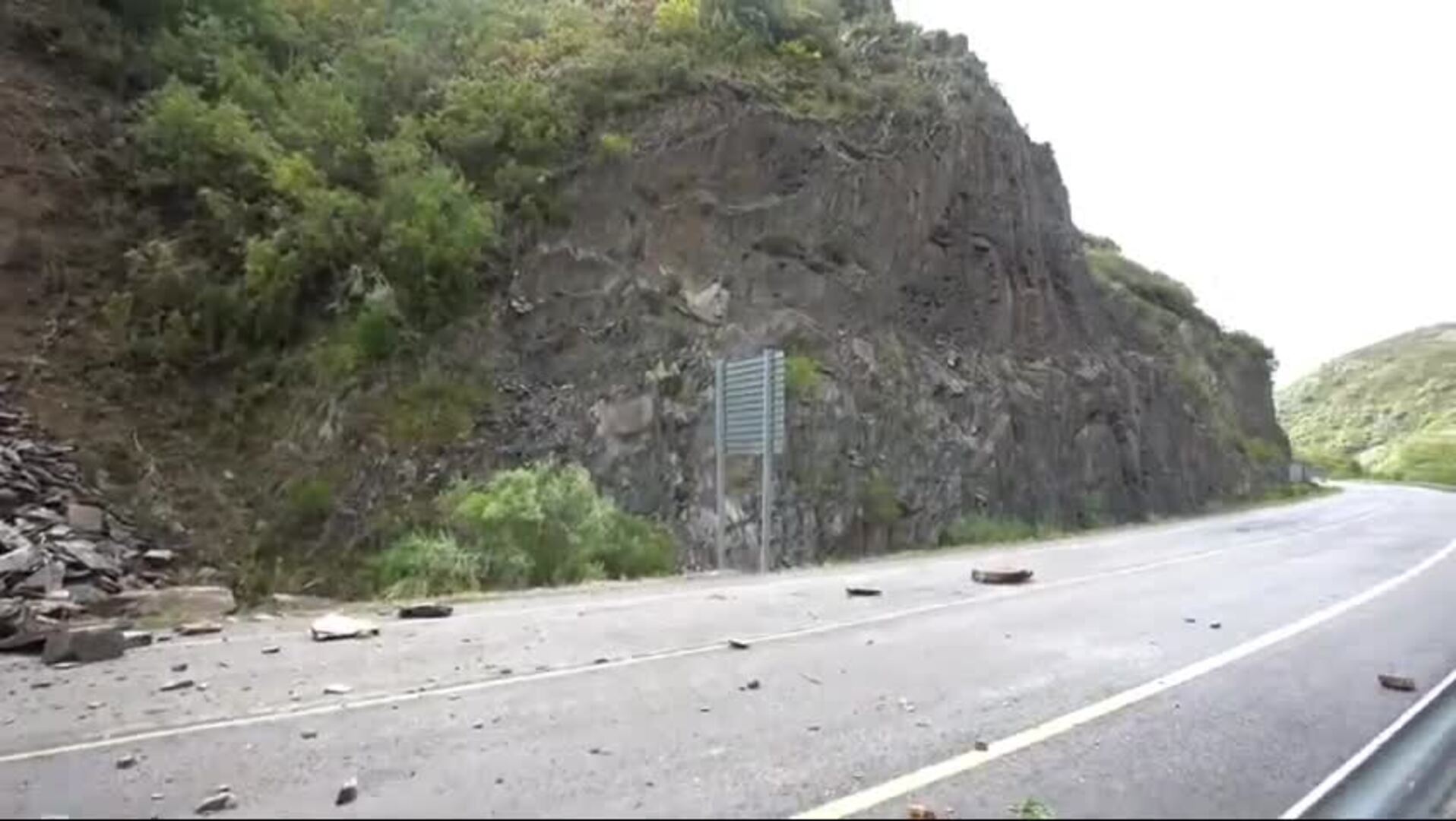 Derrumbe en la carretera CL-631