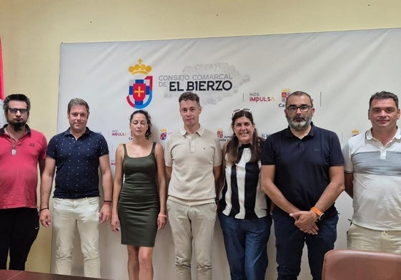 Mario Rivas, en el centro de la imagen, ha sido elegido por unanimidad presidente del Consorcio del Ponfeblino.