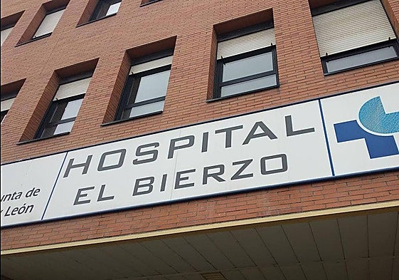 Imagen de la entrada al Hospital del Bierzo.