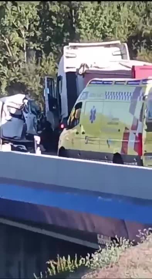 Accidente de tráfico en la N-VI en Carracedelo con tres heridos