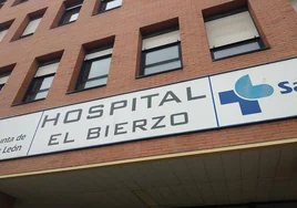 Imagen de la entrada principal del Hospital Universitario del Bierzo.