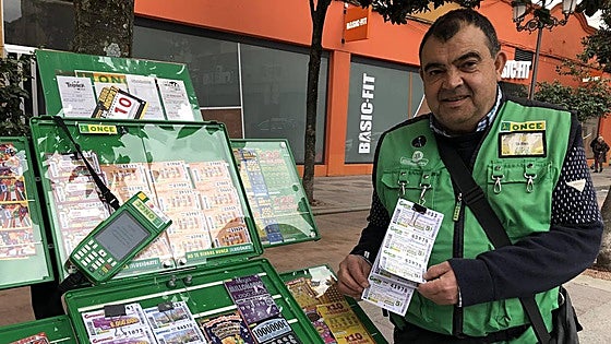 El hombre de la suerte en Ponferrada: «A ver si puedo llenar la ciudad de dinero»