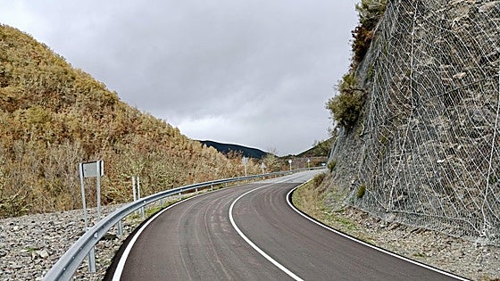 La carretera a Peranzanes recupera la normalidad nueve meses después del derrumbe