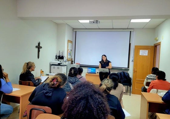 Imagen del curso impartido por Cáritas en colaboración con Inditex.