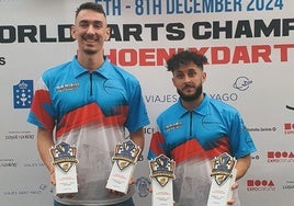 Sergio Blanco e Israel Pereira con los trofeos