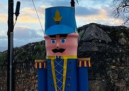 Imagen de uno de los Tomasitos que adornan las calles de Santo Tomás de las Ollas.