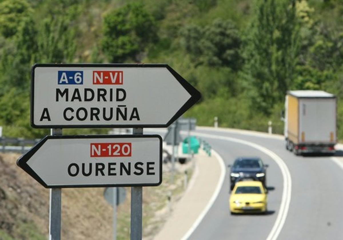 Imagen de la carretera Nacional 120 que comunica en la actualidad Ponferrada con Orense.