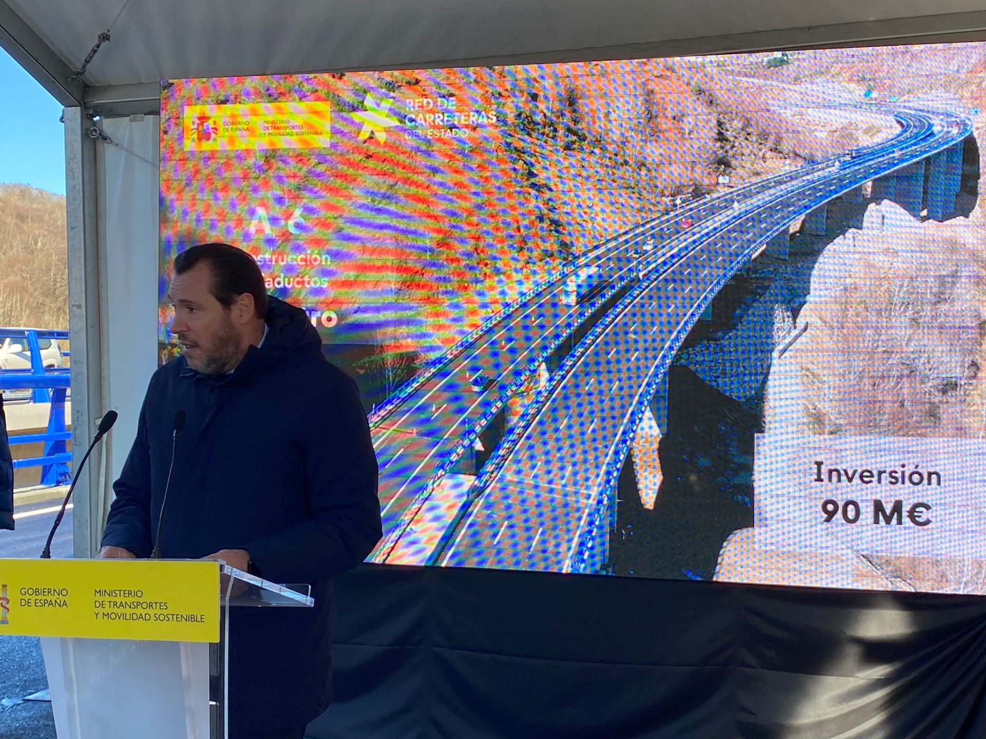 Reapertura del nuevo viaducto de 'El Castro' de la A-6 sentido A Coruña y del segundo carril de la calzada en sentido Madrid.