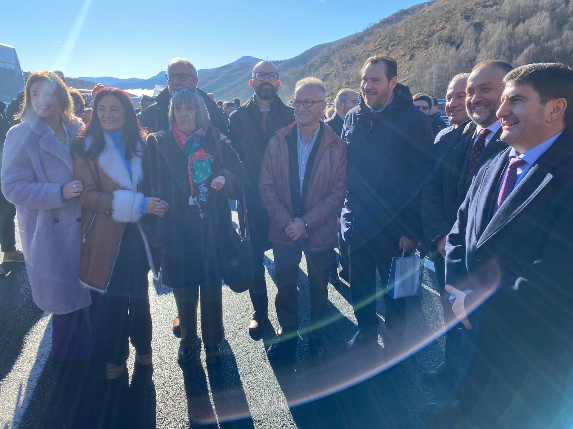 Reapertura del nuevo viaducto de 'El Castro' de la A-6 sentido A Coruña y del segundo carril de la calzada en sentido Madrid.