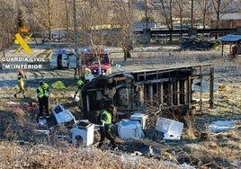 Imagen del accidente en el que murió el conductor de un camión en Toreno.