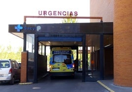 Entrada al servicio de Urgencias del Hospital del Bierzo.