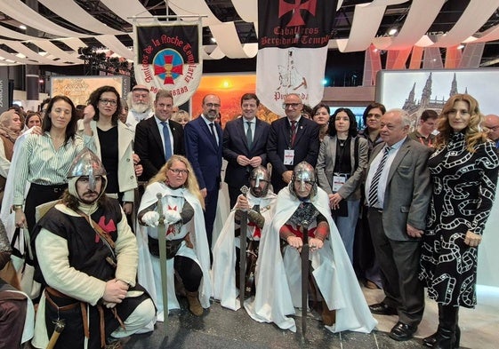 El presidente del Consejo, el alcalde de Ponferrada y el presidente de la Junta (C), en la presentación de las propuestas del Bierzo en Fitur.