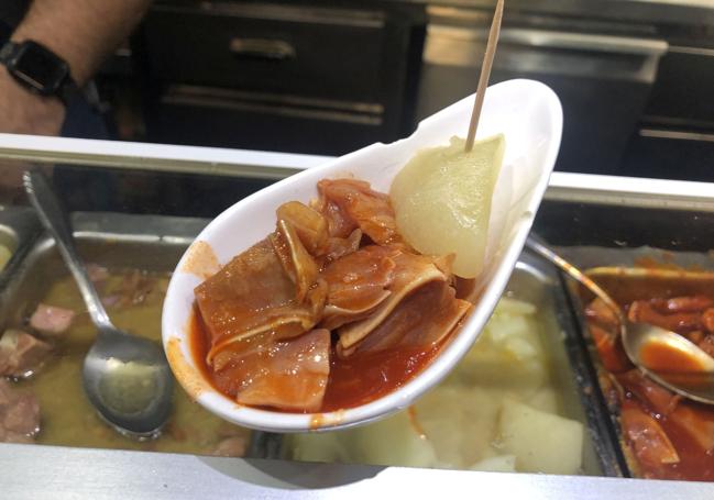 El famoso pincho de oreja del bar Gundín.