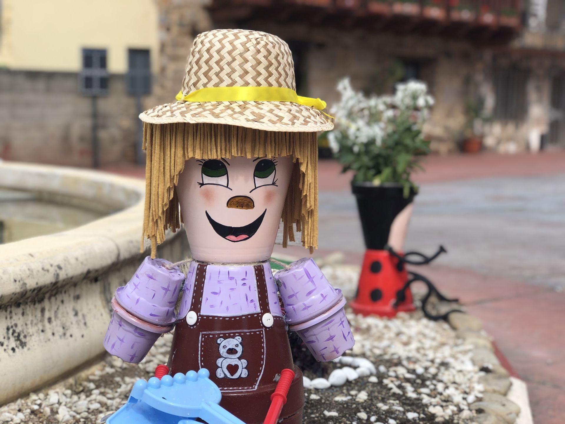Santo Tomás de las Ollas se engalana para dar la bienvenida a la primavera.