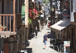 Imagen de una calle de uno de los Pueblos más Bonitos de España en El Bierzo.