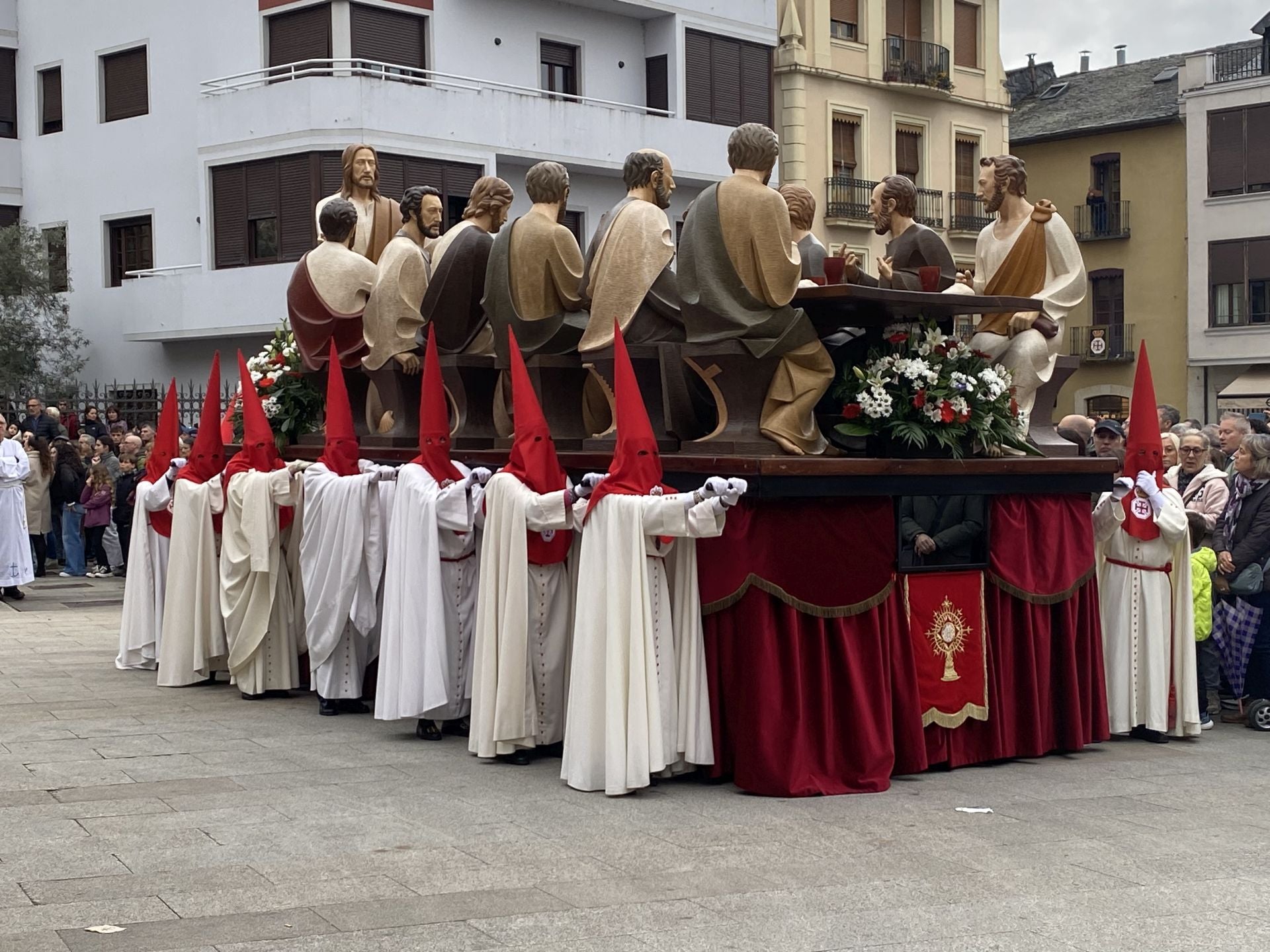 Imágenes de la procesión de la Santa Cena.