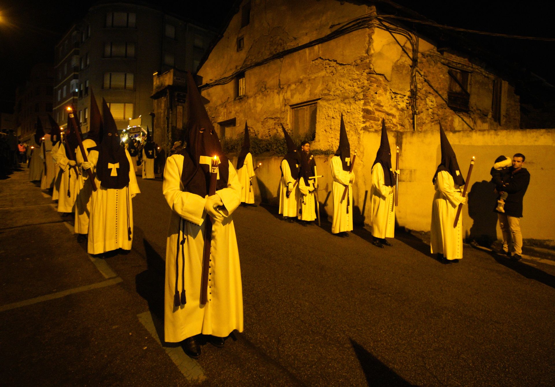 La Procesión del Silencio de Ponferrada, en imágenes