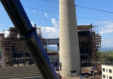 Endesa ya tiene fecha para la voladura de las chimeneas de la central de Compostilla