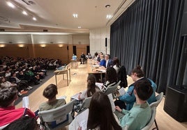 Imagen de la reunión del Consejo de la Infancia y la Adolescencia de Ponferrada.