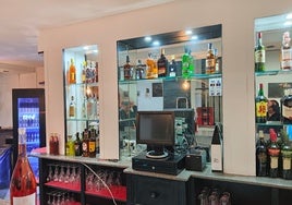Interior del Bar Friends