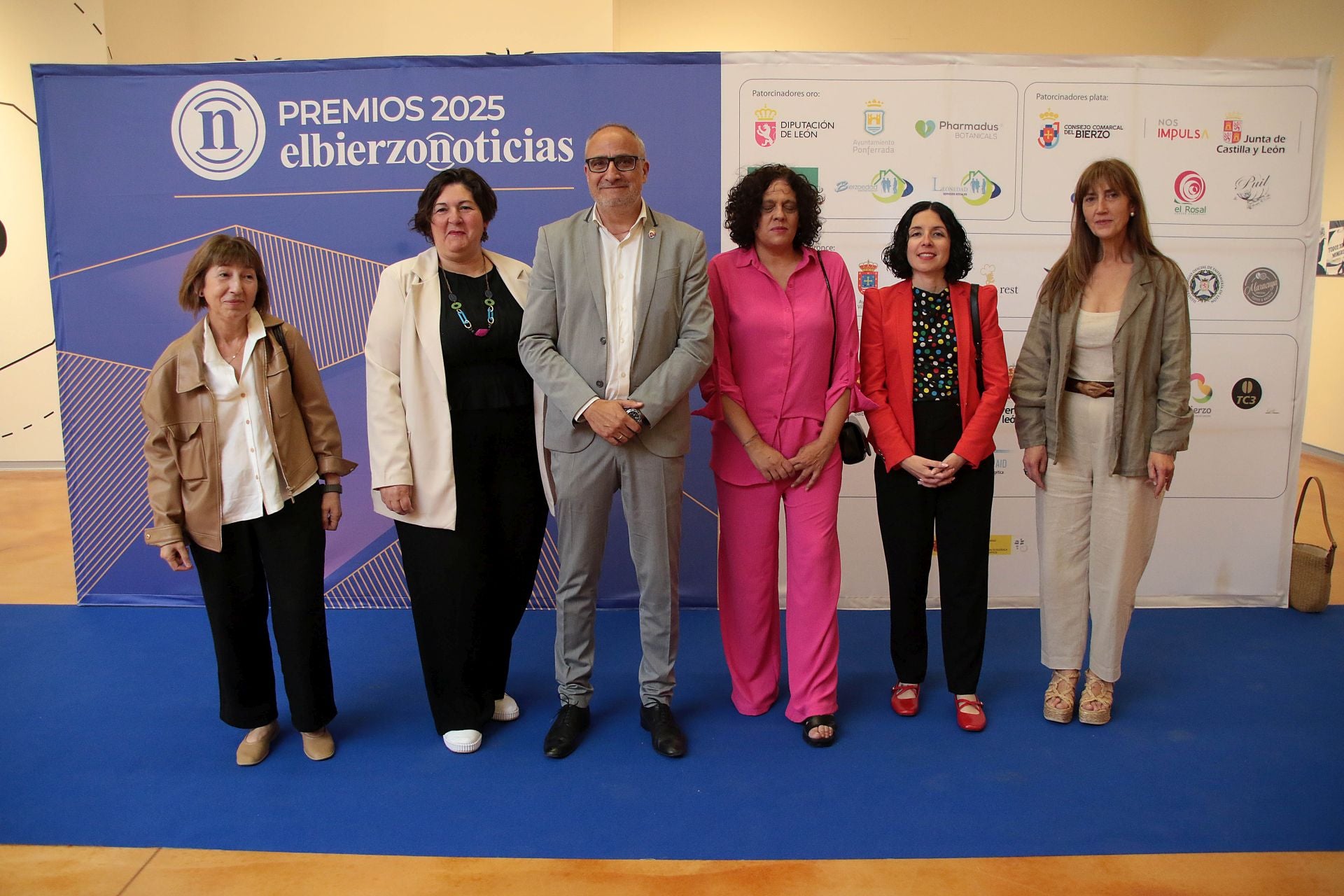 Mabel Fernández, Cristina Pérez, Olegario Ramón, Susana Folla, Laura Fernández y Henar García (Consejo Comarcal del Bierzo).