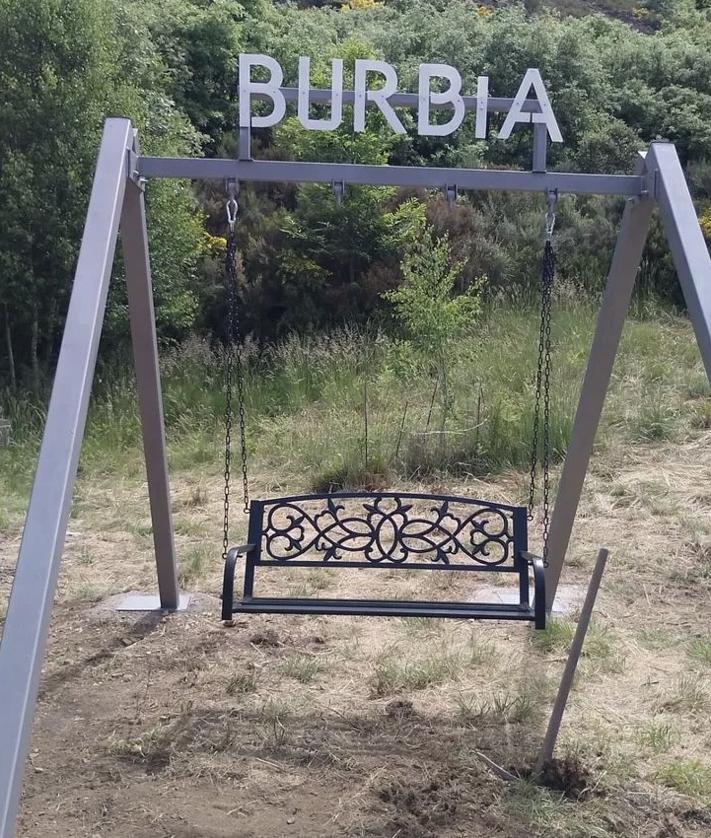 Imagen secundaria 2 - Imágenes del columpio de Burbia