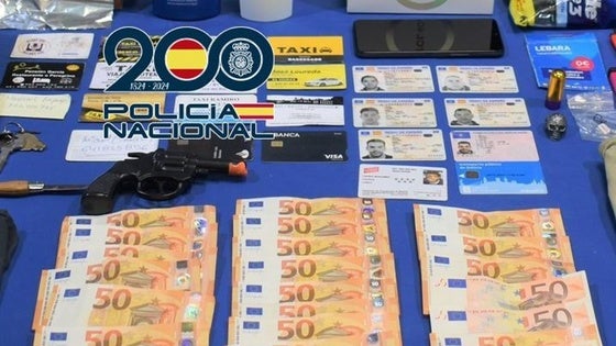 Material y dinero incautado al detenido en Valladolid.