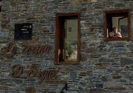 Nathalie Orgaz inaugura el 4 de julio el único restaurante que hay en Burbia.