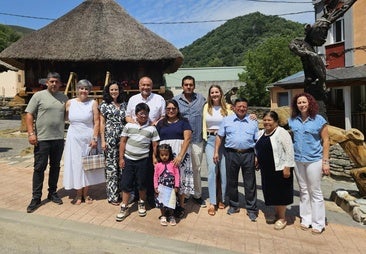La Diputación recibe a la primera familia del Proyecto Repuebla en Vega de Valcarce