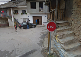 Una de las calles de Valtuille de Arriba.