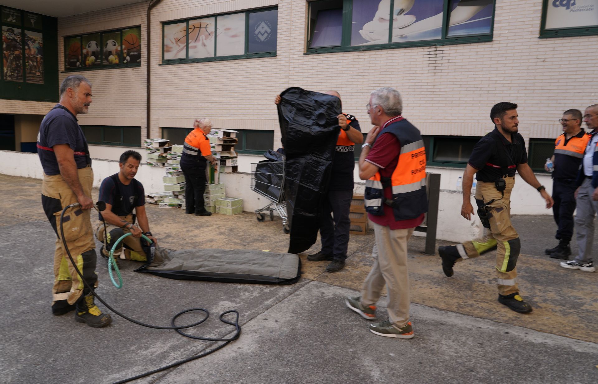 Preparativos en Ponferrada para acoger a los vecinos evacuados