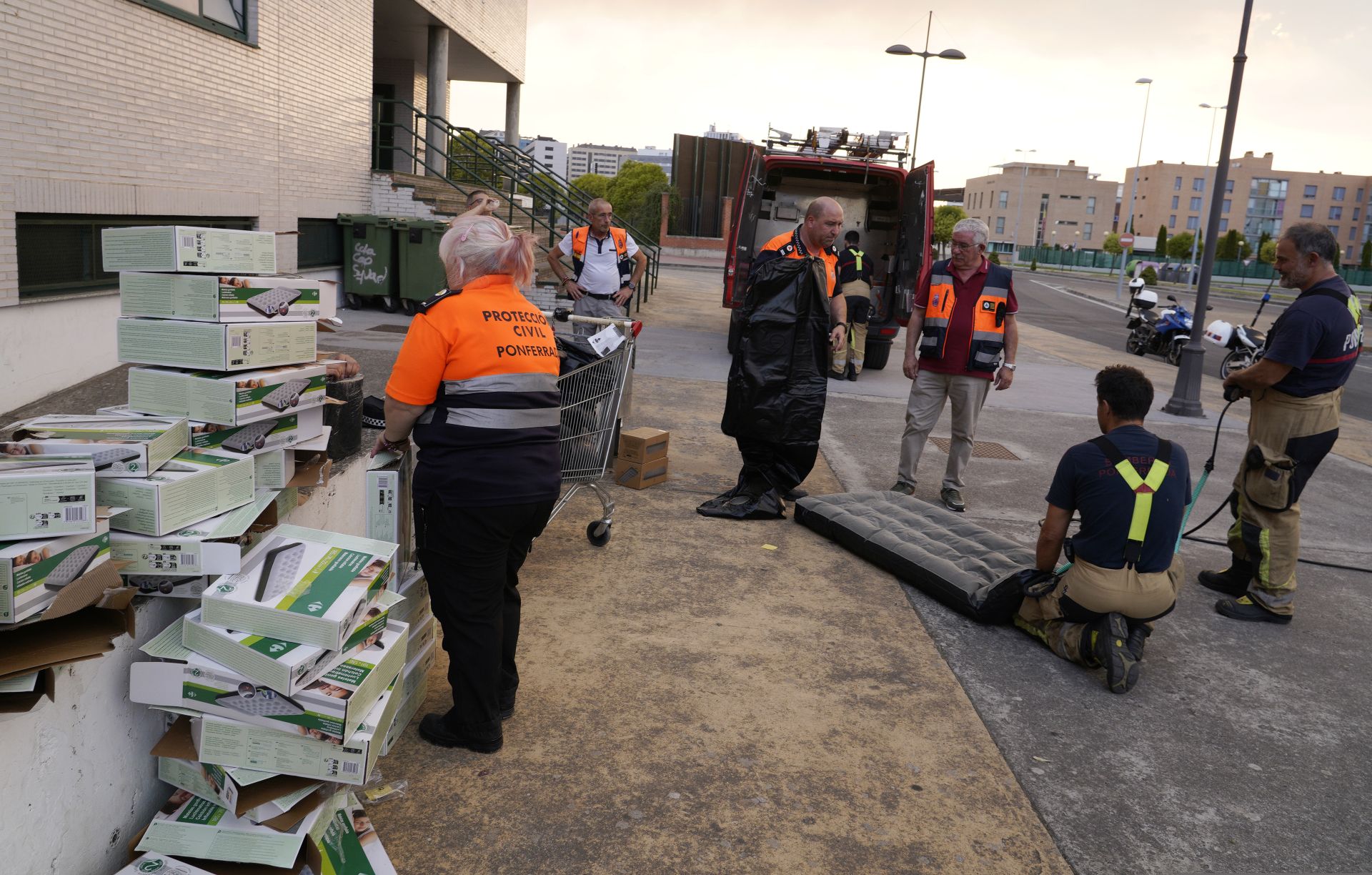 Preparativos en Ponferrada para acoger a los vecinos evacuados