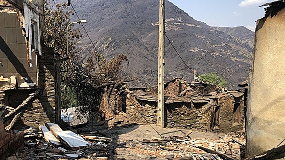 «Al ver estos pueblos y hablar con la gente se te cae el alma al suelo»