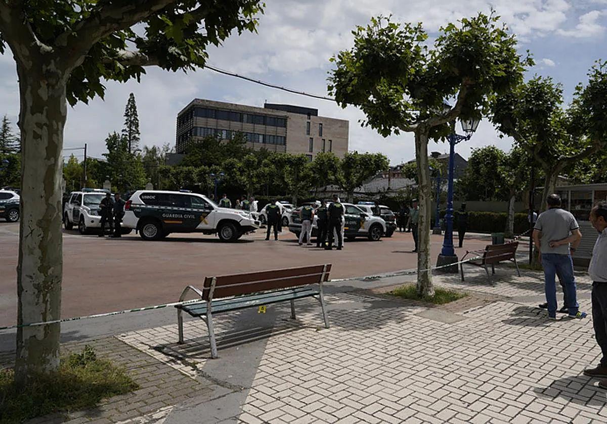 Imagen de la plaza Santa Bárbara de Bembibre el día del crimen.