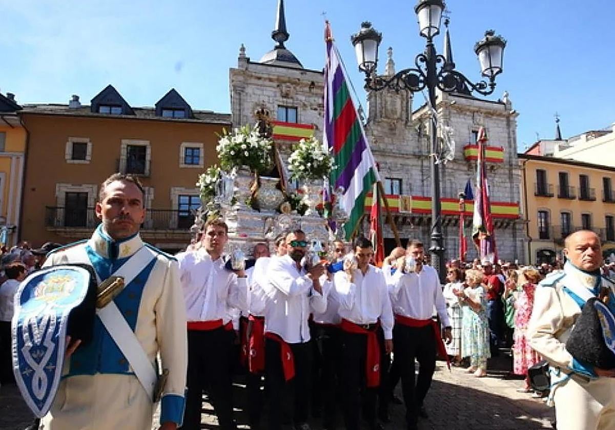 Procesión de la Virgen de la Encina en el Día del Bierzo