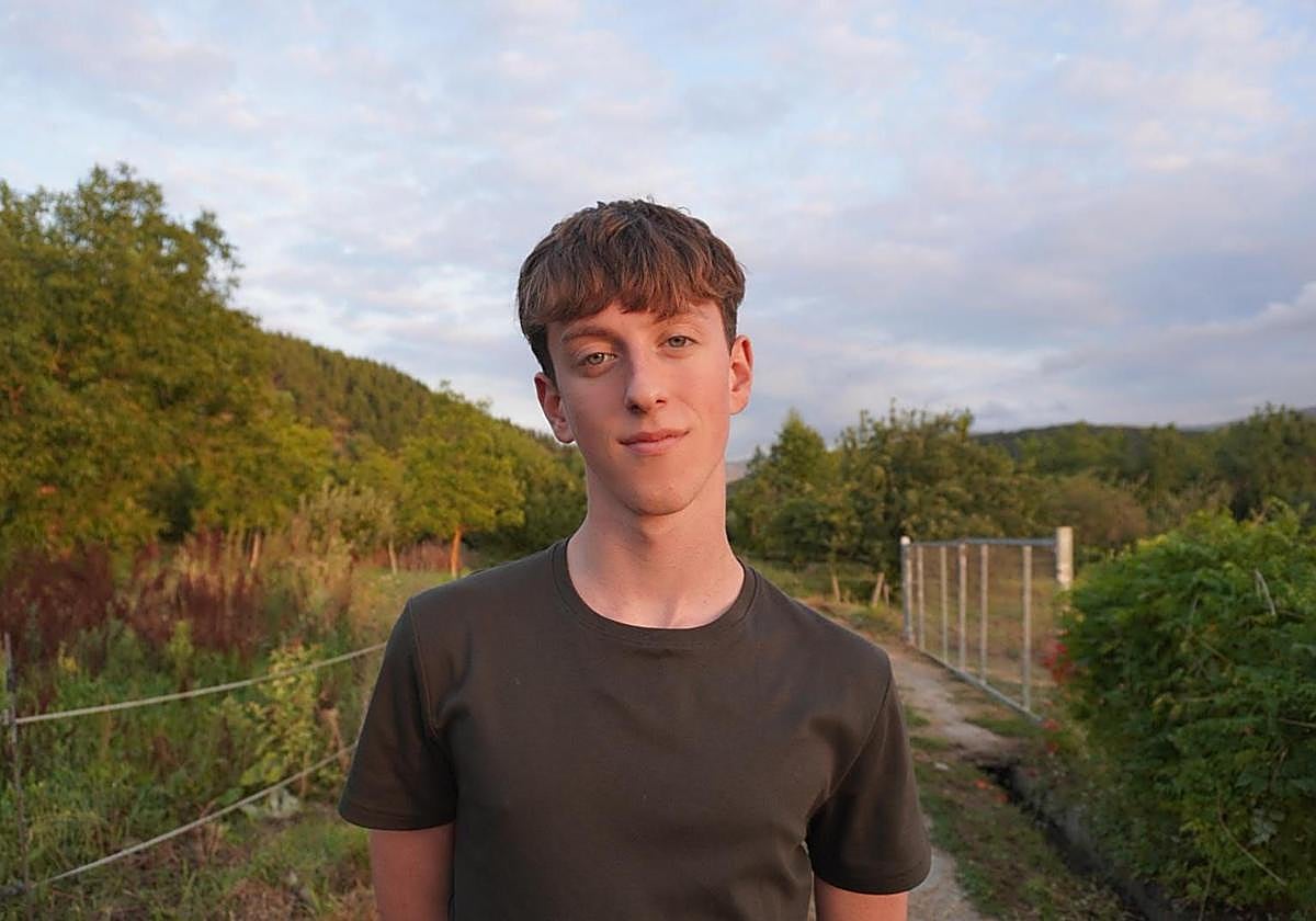 El tiktoker berciano, Álvaro Reguera, Alvarito, ha llegado al millón de seguidores en la red social.