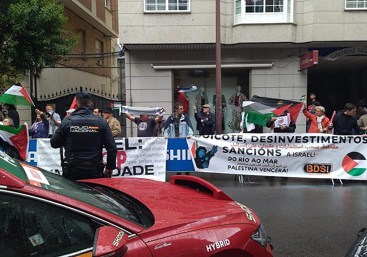Imagen de la protesta en la salida en O Barco.